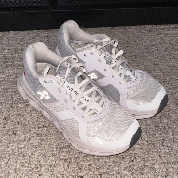 On Running Women's Cloudrunner White and Gray Sneakers - Picture 1 of 8